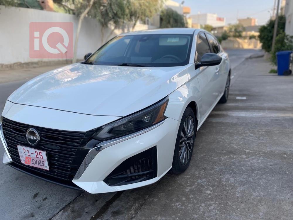 نيسان ألتيما